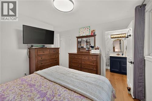 58 Unity Side Road, Caledonia, ON - Indoor Photo Showing Bedroom