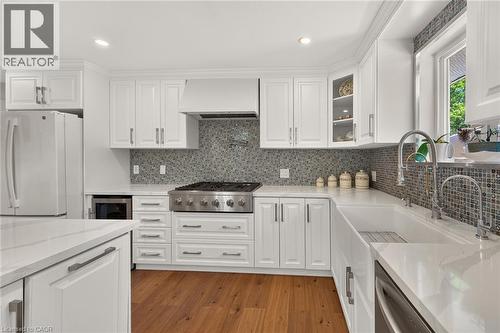 58 Unity Side Road, Caledonia, ON - Indoor Photo Showing Kitchen With Upgraded Kitchen
