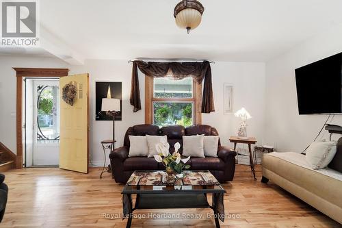 187 Cameron Street, Goderich (Goderich (Town)), ON - Indoor Photo Showing Living Room