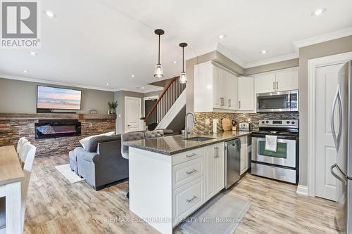 6 - 469 CLARIDGE ROAD  Burlington, ON L7N 2S1