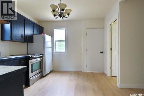 A&B 1750 Wallace Street, Regina, SK - Indoor Photo Showing Kitchen