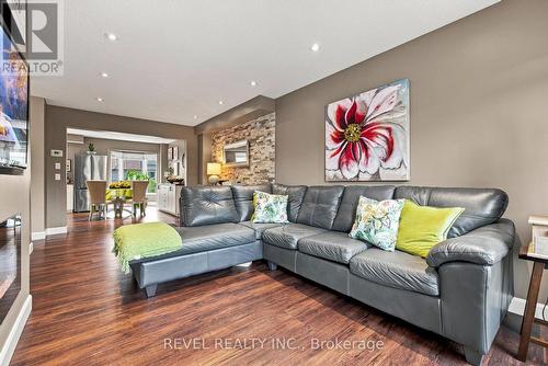 89 - 2 Sir Lou Drive, Brampton, ON - Indoor Photo Showing Living Room
