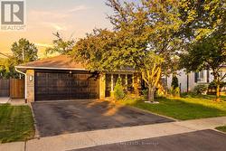 127 REDGRAVE DRIVE  Toronto, ON M9R 3V5