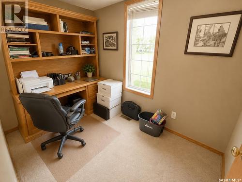 Mcdonald Acreage, Weyburn Rm No. 67, SK - Indoor Photo Showing Office