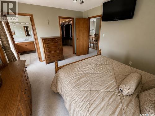 Mcdonald Acreage, Weyburn Rm No. 67, SK - Indoor Photo Showing Bedroom