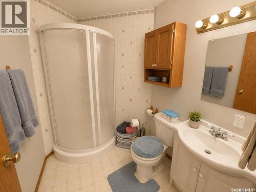 Mcdonald Acreage, Weyburn Rm No. 67, SK - Indoor Photo Showing Bathroom