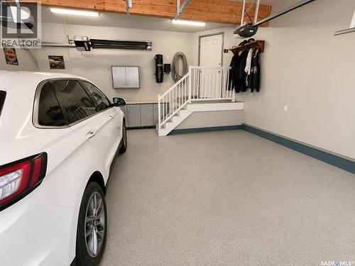 Mcdonald Acreage, Weyburn Rm No. 67, SK - Indoor Photo Showing Garage