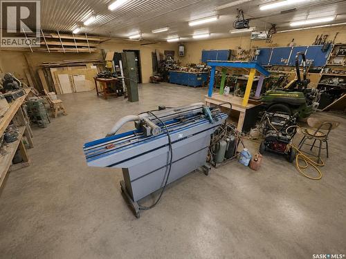 Mcdonald Acreage, Weyburn Rm No. 67, SK - Indoor Photo Showing Garage