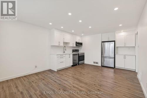 2265 Samuel Drive, Ottawa, ON - Indoor Photo Showing Kitchen With Stainless Steel Kitchen