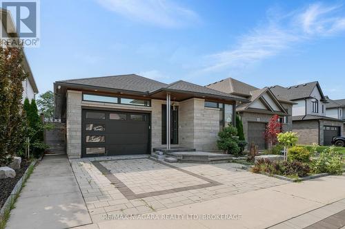 31 BERKSHIRE DRIVE  St. Catharines (Carlton/Bunting), ON L2M 0C2