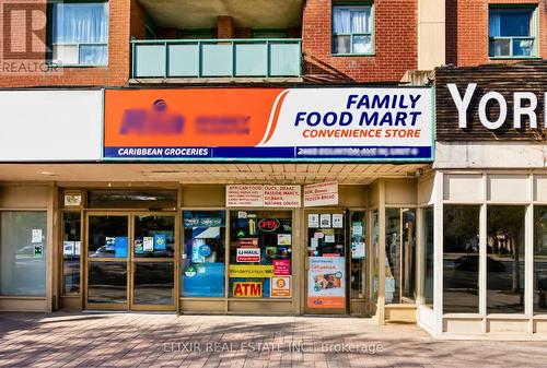 4- 2468 Eglinton Avenue W, Toronto, ON 