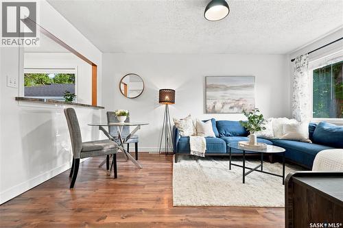 1605 Central Avenue, Saskatoon, SK - Indoor Photo Showing Living Room