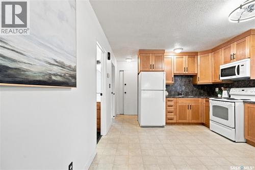 1605 Central Avenue, Saskatoon, SK - Indoor Photo Showing Kitchen