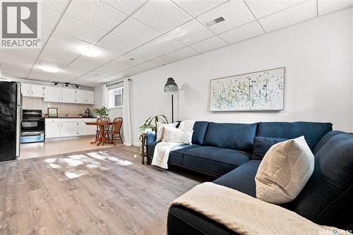 1605 Central Avenue, Saskatoon, SK - Indoor Photo Showing Living Room