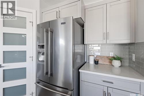 812 1St Avenue N, Warman, SK - Indoor Photo Showing Kitchen