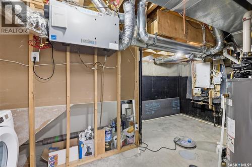 812 1St Avenue N, Warman, SK - Indoor Photo Showing Basement