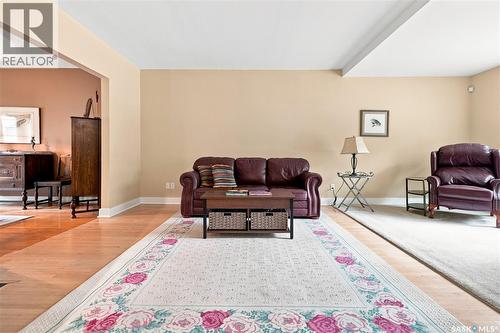 3208 Victoria Avenue, Regina, SK - Indoor Photo Showing Living Room