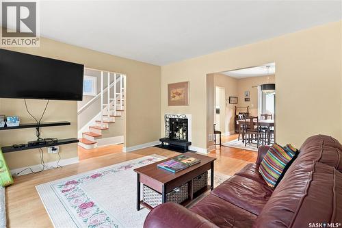 3208 Victoria Avenue, Regina, SK - Indoor Photo Showing Living Room