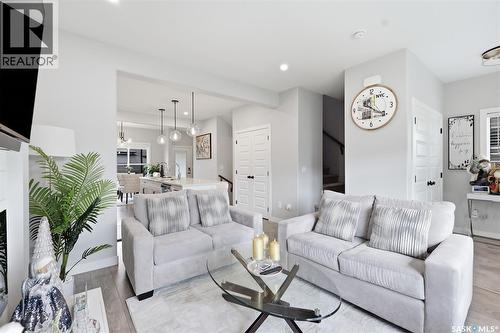258 Brighton Boulevard, Saskatoon, SK - Indoor Photo Showing Living Room