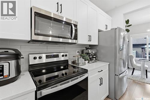 258 Brighton Boulevard, Saskatoon, SK - Indoor Photo Showing Kitchen With Upgraded Kitchen