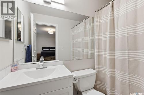 306 Kucey Crescent, Saskatoon, SK - Indoor Photo Showing Bathroom