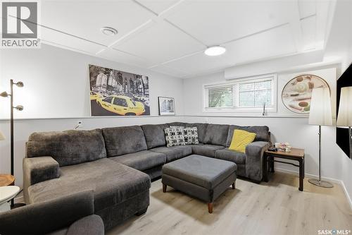 306 Kucey Crescent, Saskatoon, SK - Indoor Photo Showing Living Room