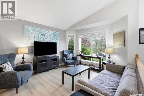 306 Kucey Crescent, Saskatoon, SK - Indoor Photo Showing Living Room