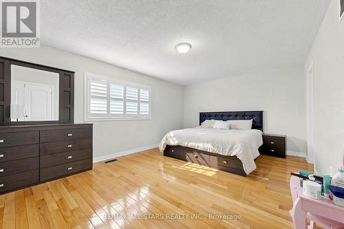 13 Boulderbrook Drive, Toronto, ON - Indoor Photo Showing Bedroom