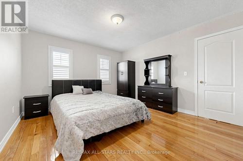 13 Boulderbrook Drive, Toronto, ON - Indoor Photo Showing Bedroom