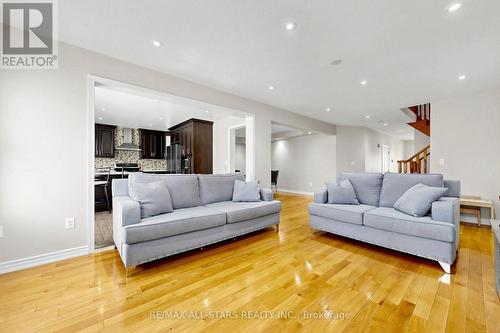 13 Boulderbrook Drive, Toronto, ON - Indoor Photo Showing Living Room