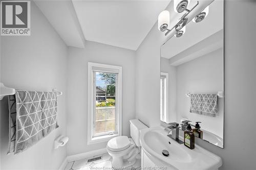 4629 Tournament, Windsor, ON - Indoor Photo Showing Bathroom