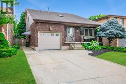 49 BRANTHAVEN Drive  Stoney Creek, ON L8J 2M2