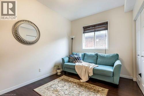 14 Anastasia Drive, Kitchener, ON - Indoor Photo Showing Living Room