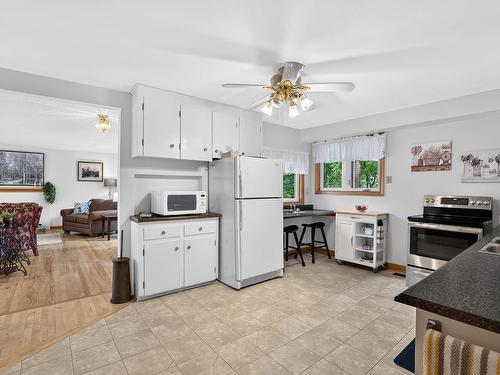 15 Cranston Ave,, Dartmouth, NS - Indoor Photo Showing Kitchen