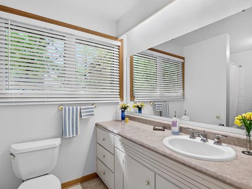 15 Cranston Ave,, Dartmouth, NS - Indoor Photo Showing Bathroom