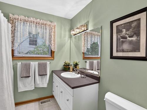 15 Cranston Ave,, Dartmouth, NS - Indoor Photo Showing Bathroom