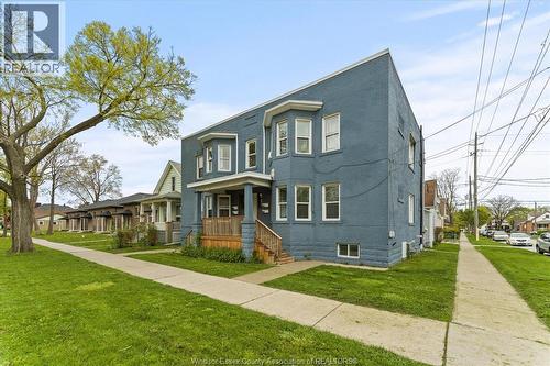 890 Howard AVENUE , Windsor, Ontario N9A 1S2 4