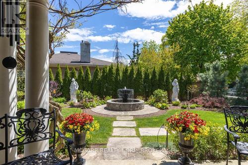 Fountain. Walkway. Privacy - 38 Yates Street, St. Catharines (Downtown), ON - Outdoor