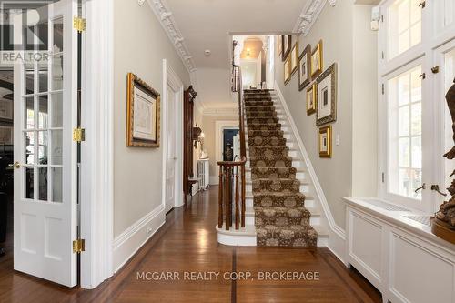 High baseboards and ornate ceiling - 38 Yates Street, St. Catharines (Downtown), ON - Indoor Photo Showing Other Room
