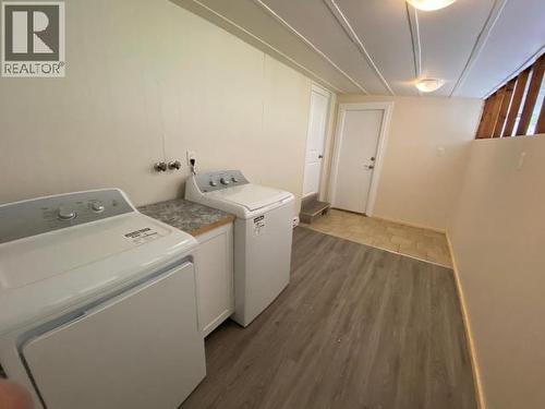 27-6263 Lund, Powell River, BC - Indoor Photo Showing Laundry Room