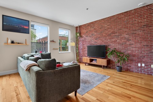302 7160 Boul St Laurent — photo 1