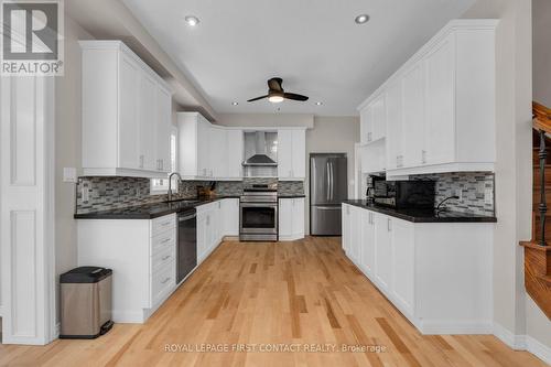 43 Vanderpost Crescent, Essa, ON - Indoor Photo Showing Kitchen