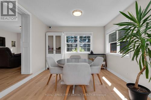 43 Vanderpost Crescent, Essa, ON - Indoor Photo Showing Dining Room