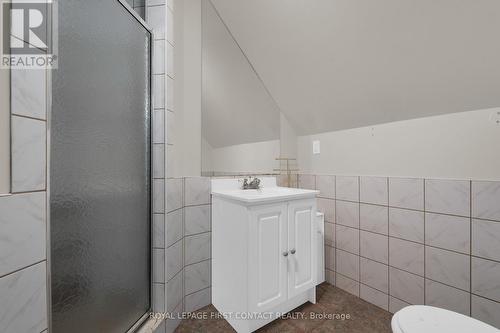 43 Vanderpost Crescent, Essa, ON - Indoor Photo Showing Bathroom