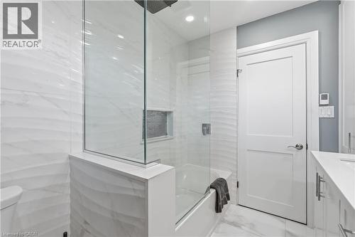 58 Moxley Drive, Hamilton, ON - Indoor Photo Showing Bathroom