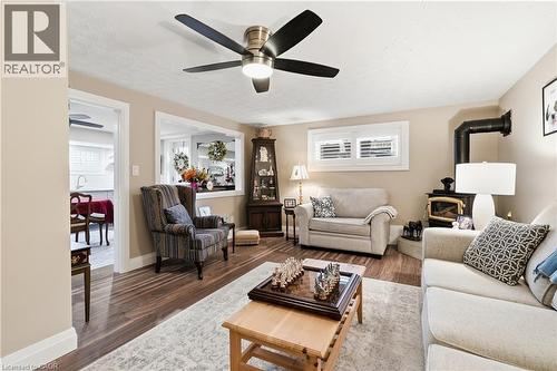 58 Moxley Drive, Hamilton, ON - Indoor Photo Showing Living Room