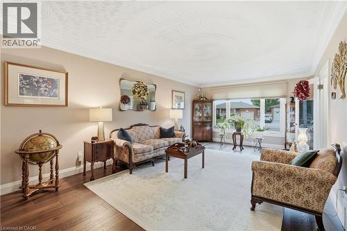 58 Moxley Drive, Hamilton, ON - Indoor Photo Showing Living Room