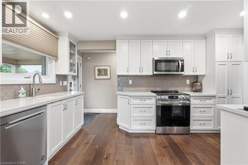 58 Moxley Drive, Hamilton, ON - Indoor Photo Showing Kitchen With Upgraded Kitchen