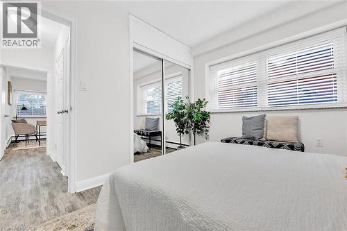 9 Grant Boulevard Unit# 107, Dundas, ON - Indoor Photo Showing Bedroom