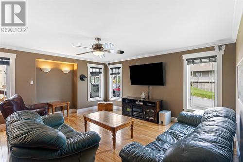35 Alexander Crescent, Glovertown, NL - Indoor Photo Showing Living Room